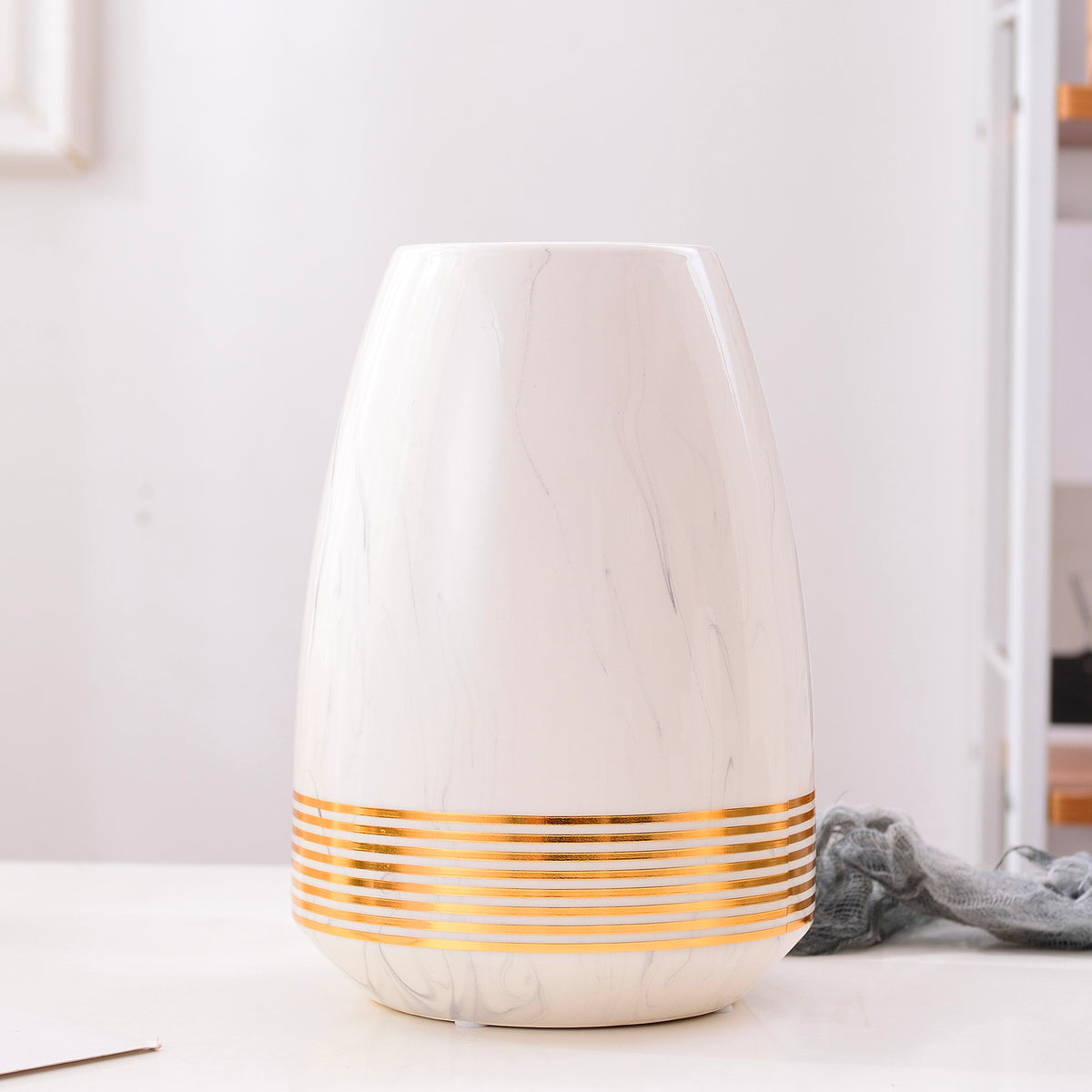 Marbled Ceramic Vase – Golden Ring Accent