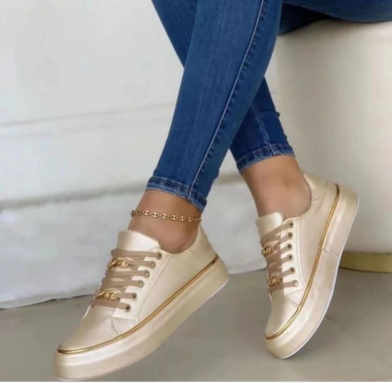 Women’s Platform Low-Top Sneakers with Chain Detail